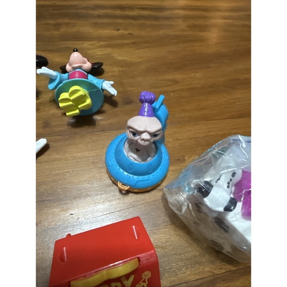 Lot Of  1994 McDonald's Happy Birthday Happy Meal Toys Chip Daisy Disney - Picture 5 of 5